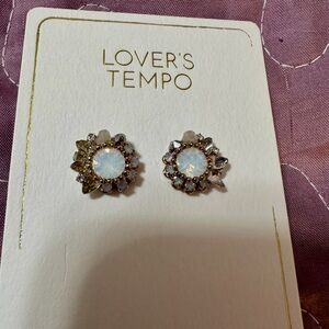 Lovers Tempo Opalescent Halo Stud Earrings Art Deco Style - White/Iridiscent